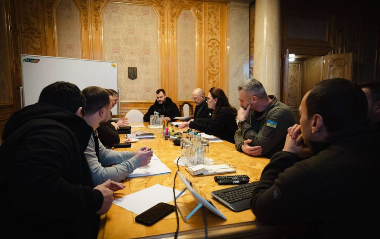 Допомога маломобільним і будинкам без тепла: уряд визначив пріоритети після удару РФ