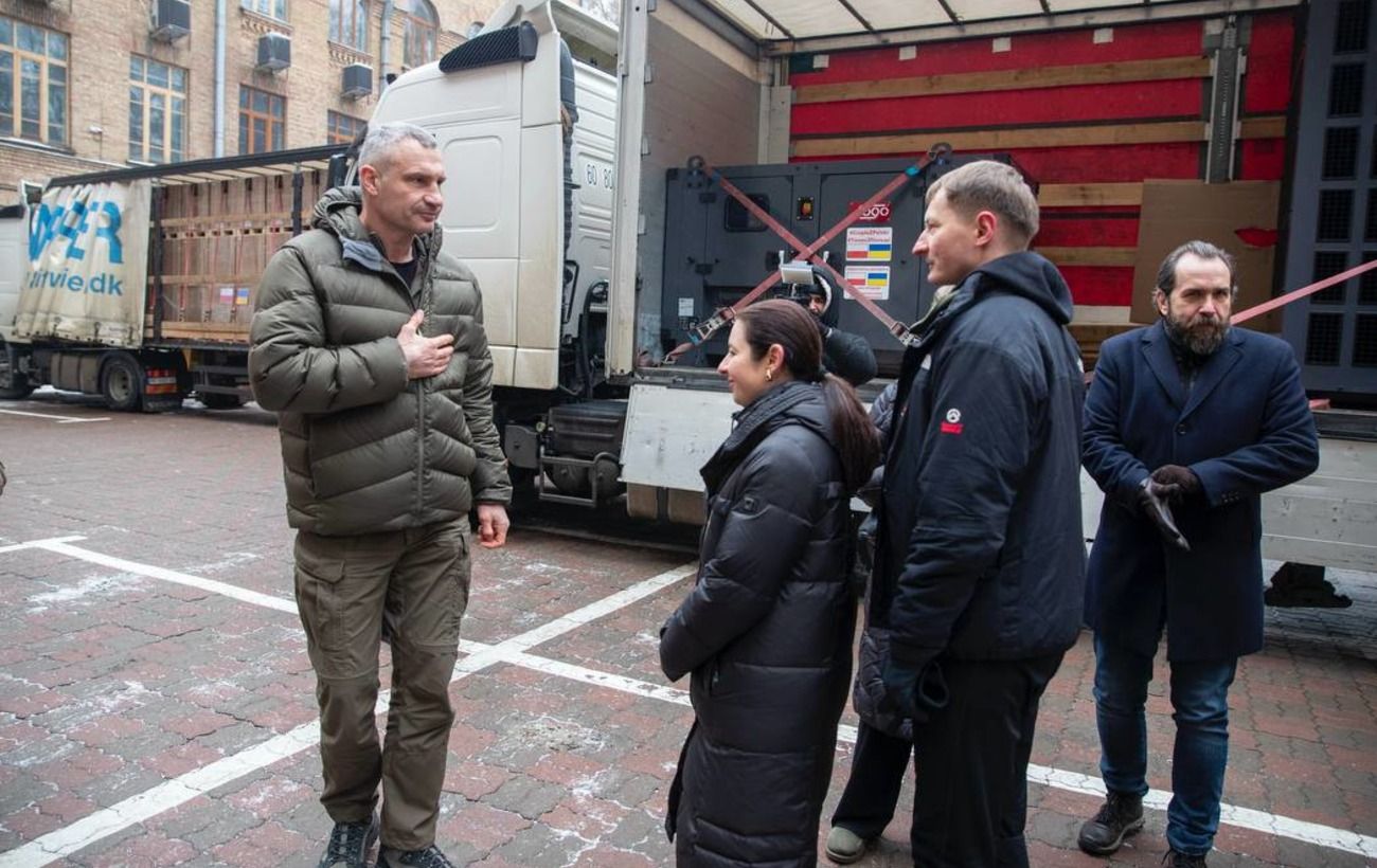 Київ отримав 130 потужних генераторів від Польщі: Кличко показав фото