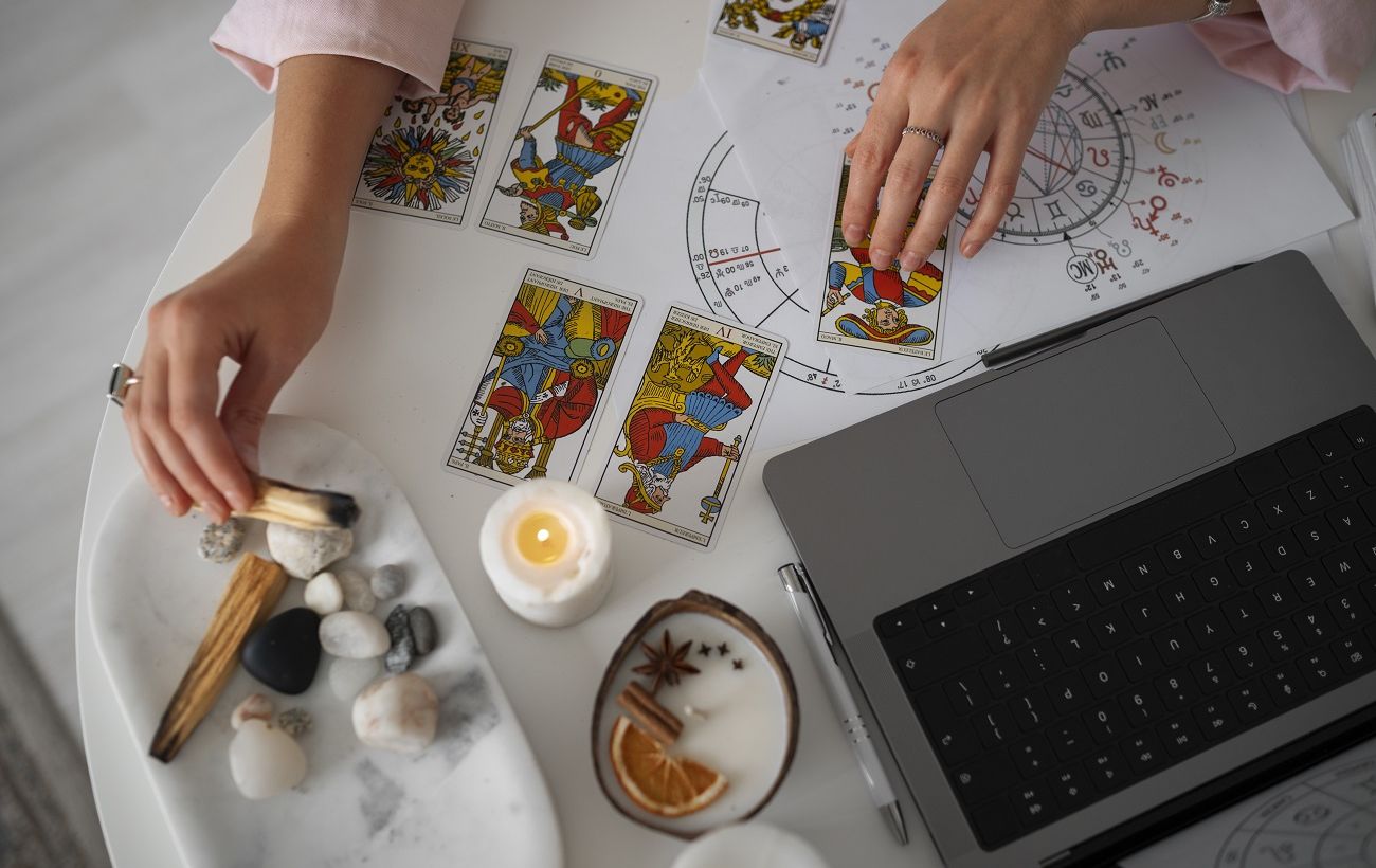 Таро-гороскоп на тиждень. Кому відкриються нові можливості, а хто отримає знак