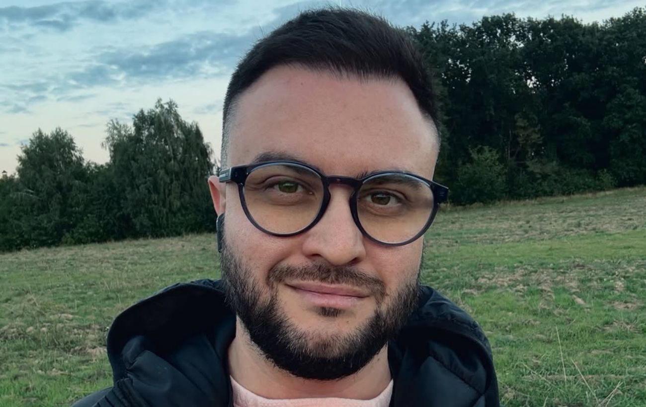 Мобілізували? У мережі обговорюють раптове зникнення відомого українського блогера
