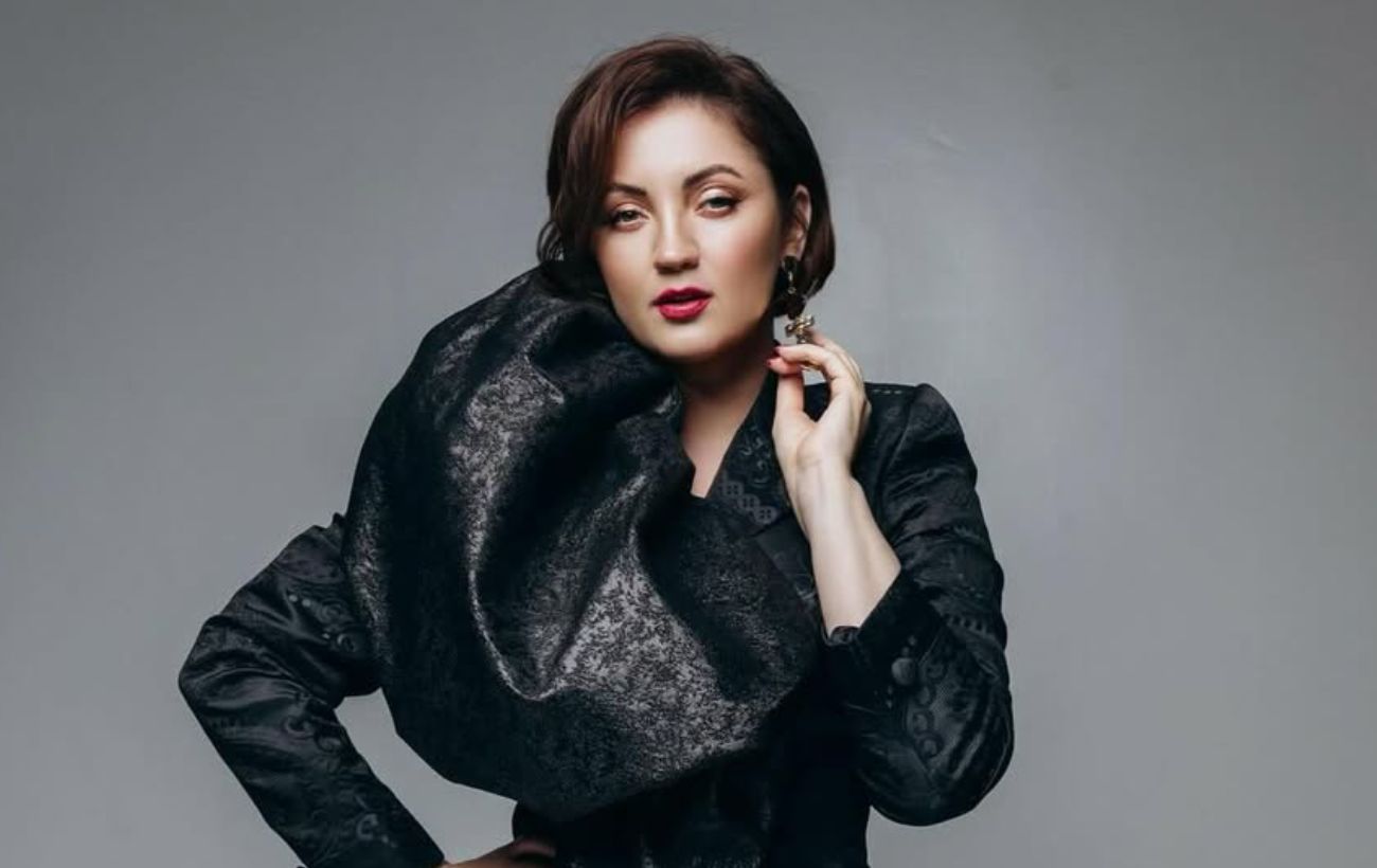 Шуба та спідниця з екошкіри: Оля Цибульська показала головні модні тренди 2026