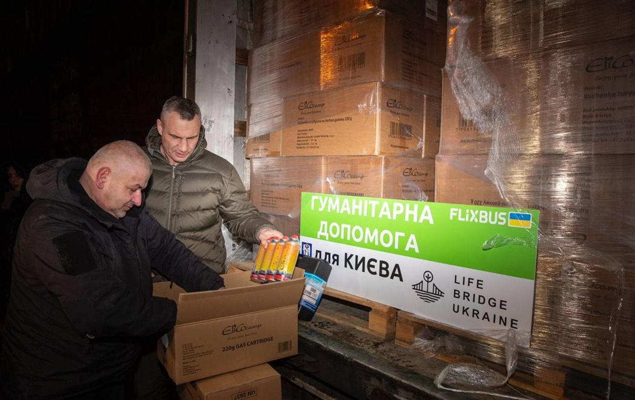 Німеччина передала Києву газові плити, балони і грілки для літніх людей, - Кличко