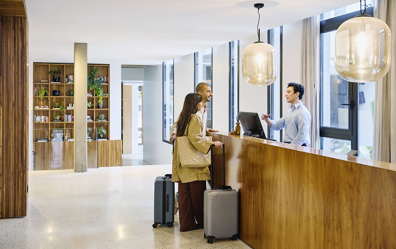 "Вільні руки" від валіз: як залишити багаж у готелі та отримати його вже вдома