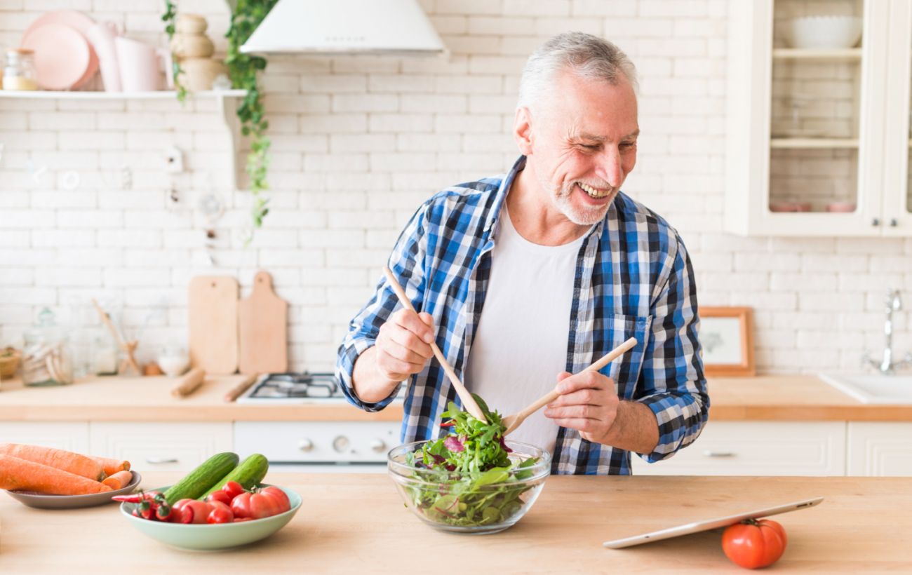 Ці продукти мають їсти чоловіки 50+: вони захищають організм від запалення