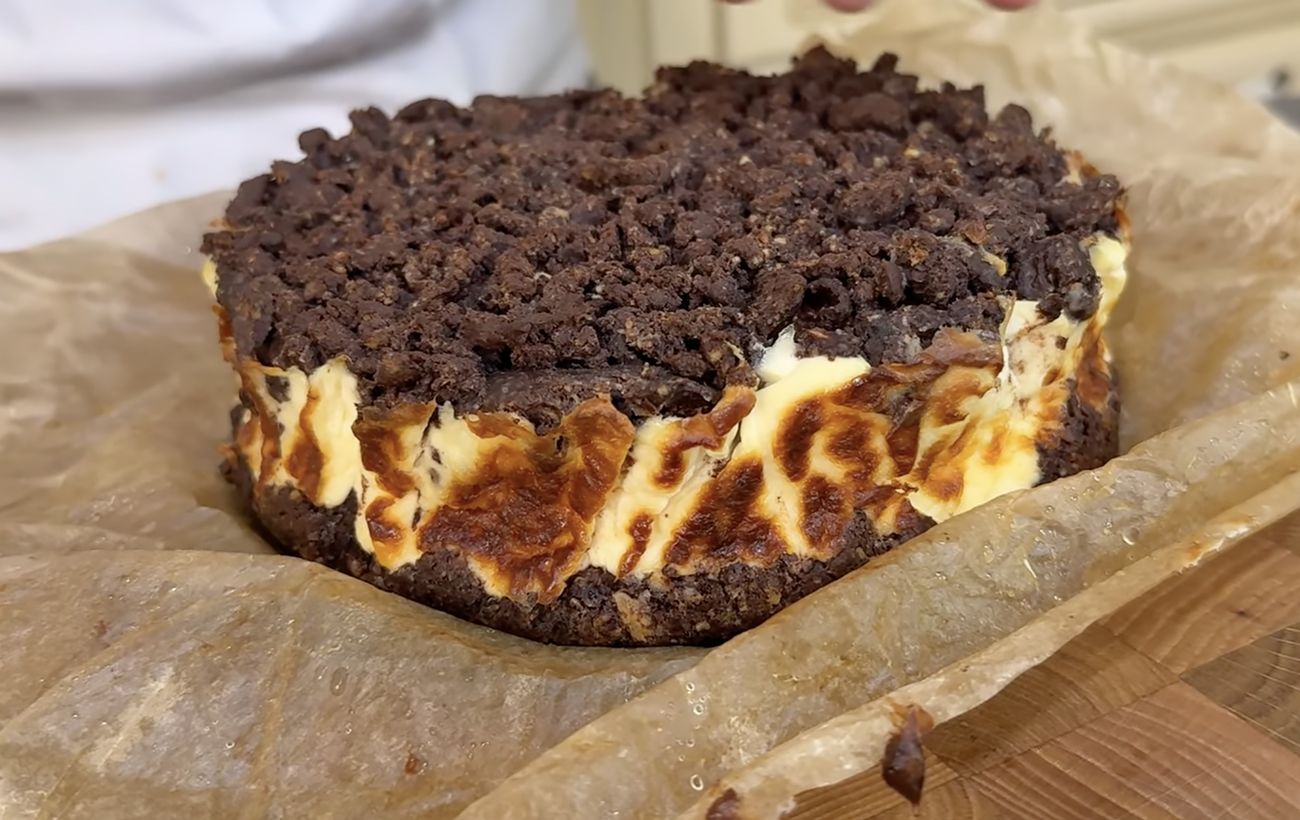 Мінімум калорій та максимум білка: рецепт корисного сирника без борошна