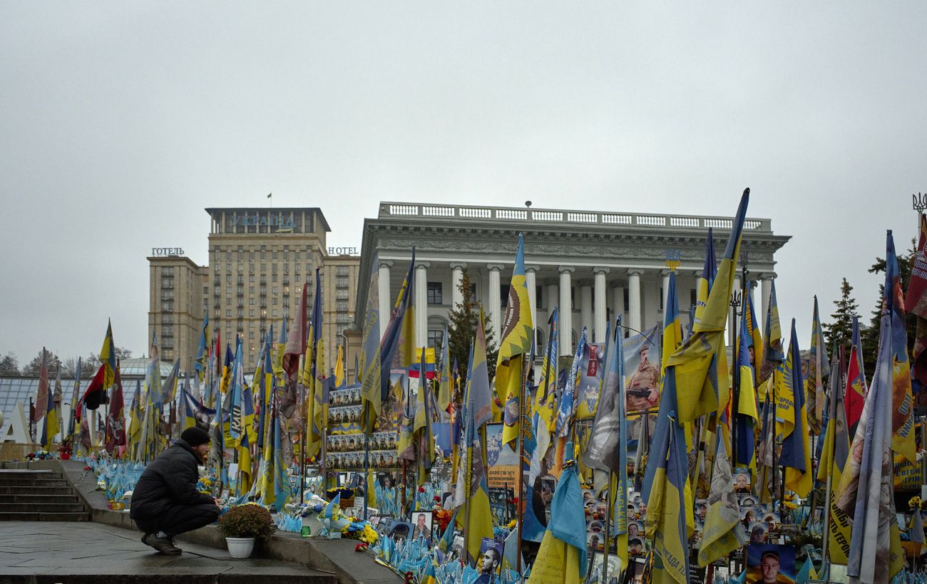 "Місць для прапорців більше немає": кияни вимагають звести Стіну Пам’яті на Майдані