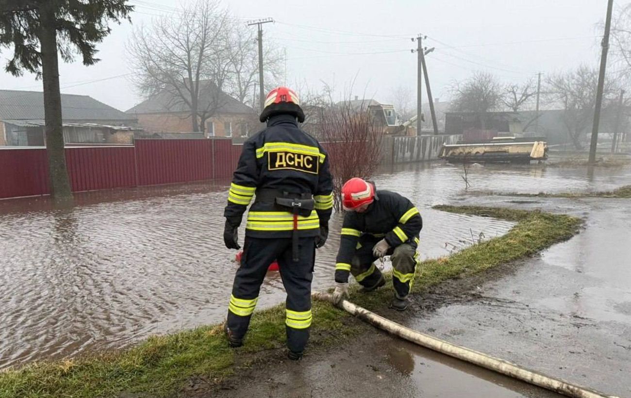 Сніговий полон та велика вода: наслідки масштабної негоди в Україні 16 лютого (фото)