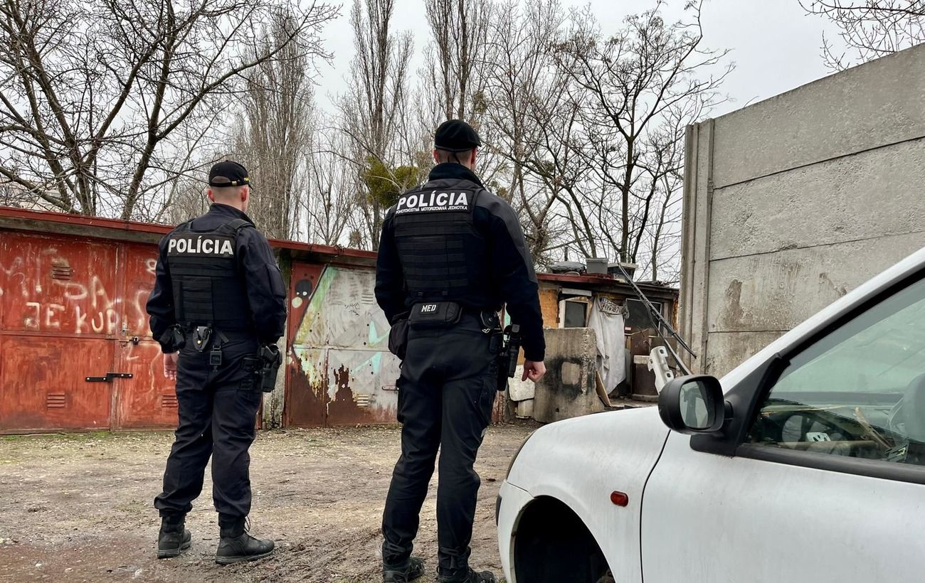 Спіймали на круасані. Українця, який вивозив чоловіків до Європи, затримали у Словаччині