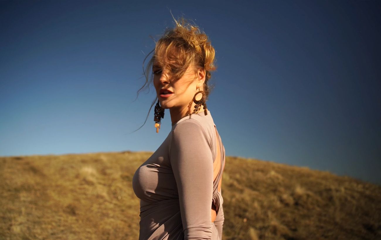 "Почувалася ніким": співачка ALONA VONA вперше про болючий розрив, аб’юз і нову місію