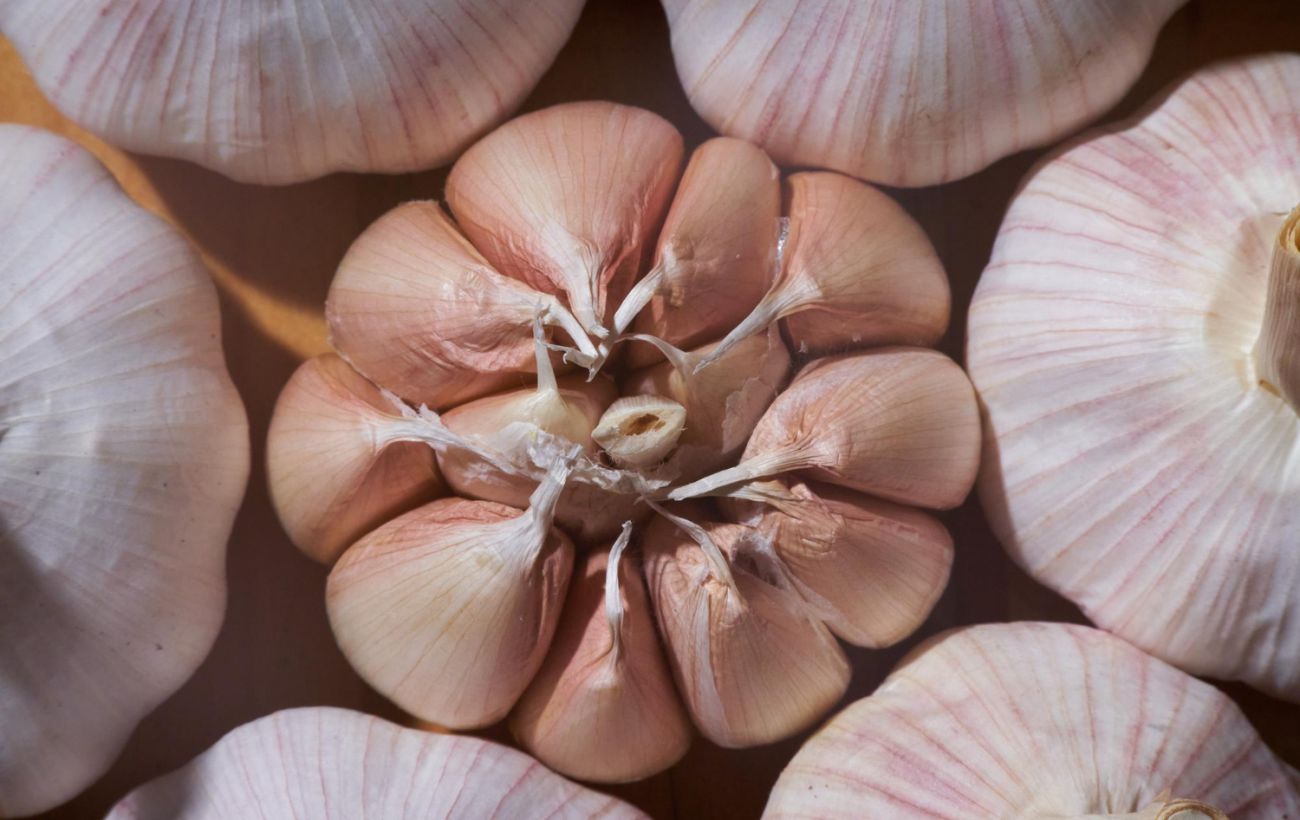 Ви здивуєтесь: скільки зубчиків часнику безпечно їсти на день