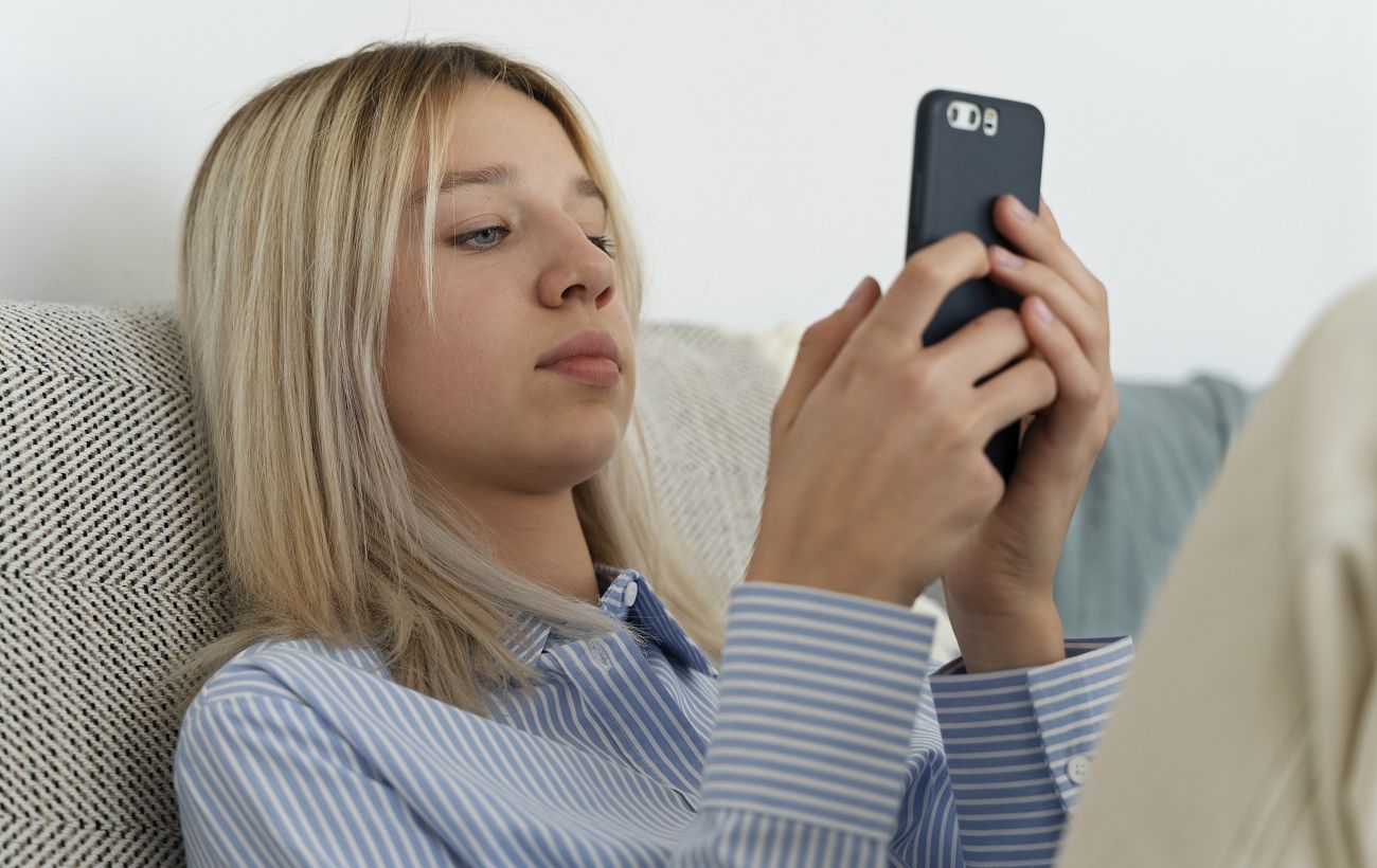 Дівчина відмовилася від рілсів на 50 днів і розказала, як змінився мозок