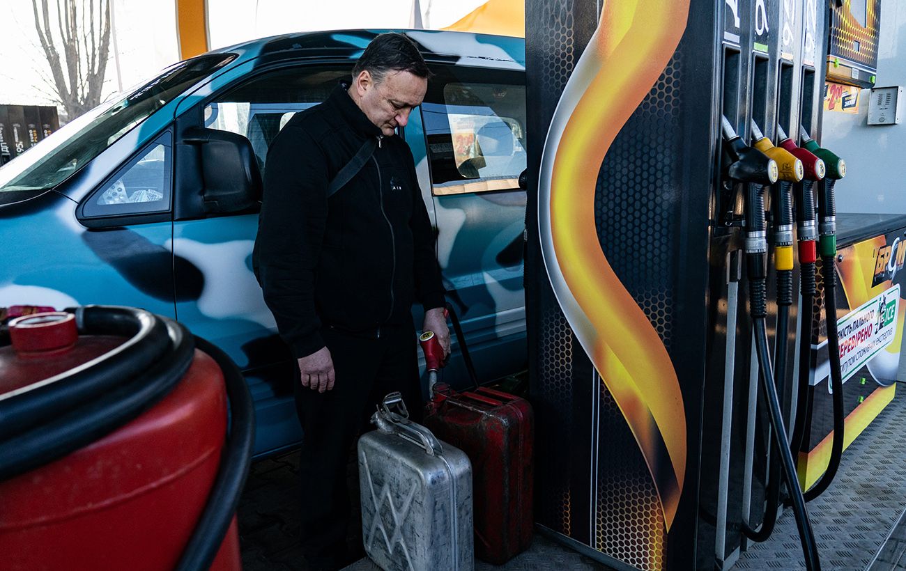 Зростання цін на пальне: Кабмін готує допомогу українцям, але не всім