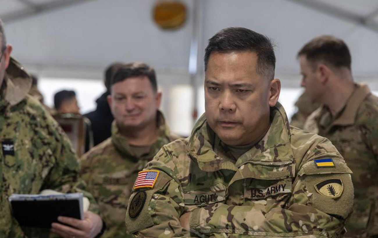 Генерал США у Києві отримав струс мозку після літра чачі та загубив секретні карти