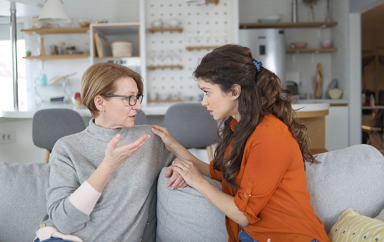 7 фраз невістки, яка таємно ненавидить свекруху, але посміхається в очі