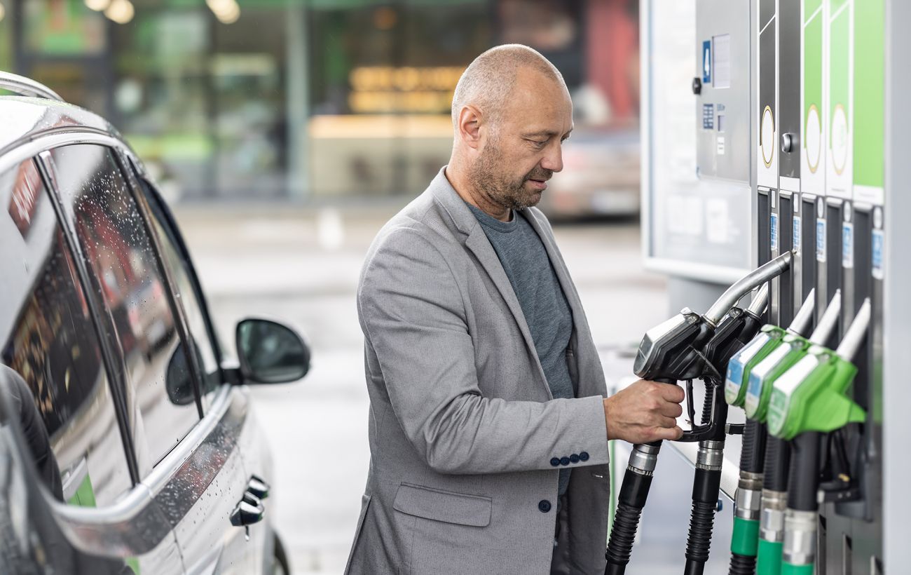 Економія до 6 гривень на літрі: де 24 березня вигідніше заправляти авто