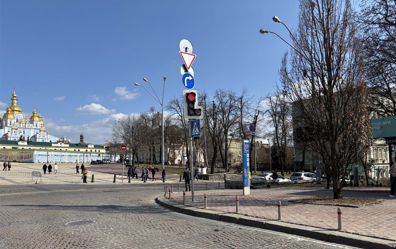 Червоне коло на світлофорі в Києві: що означає новий сигнал
