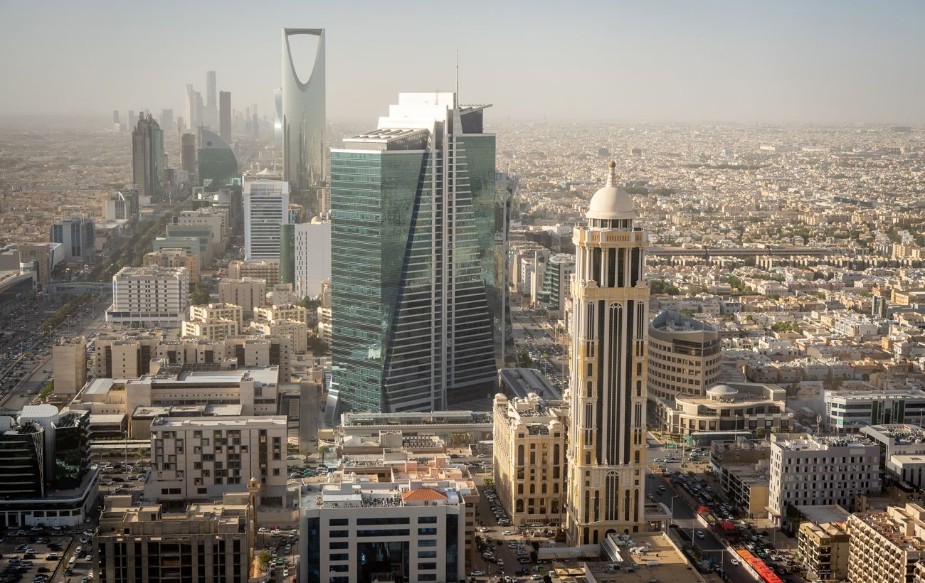 Відповідь на блокаду Ірану: Саудівська Аравія розгорнула перекачку нафти через пустелю