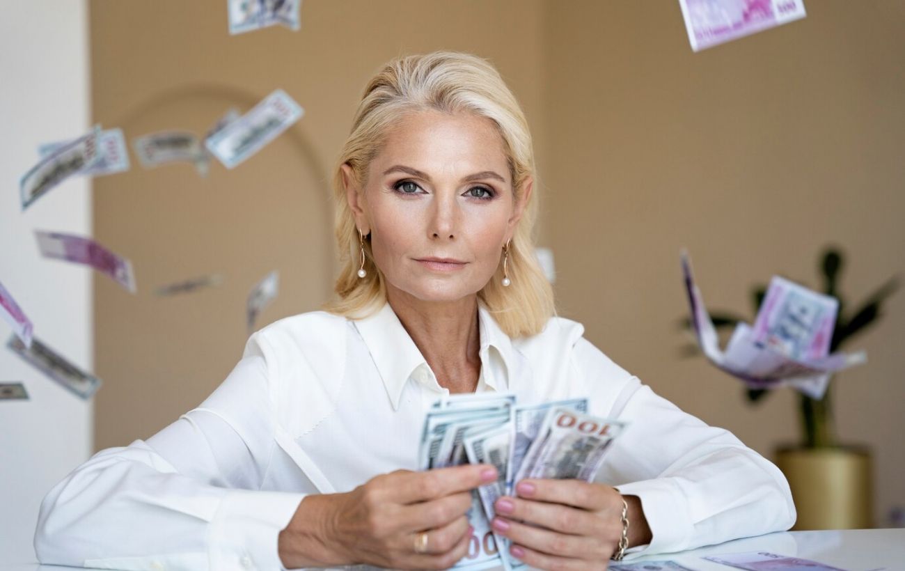 Гроші зваляться на ці 3 знаки Зодіаку у квітні: несподіваний виграш або спадок