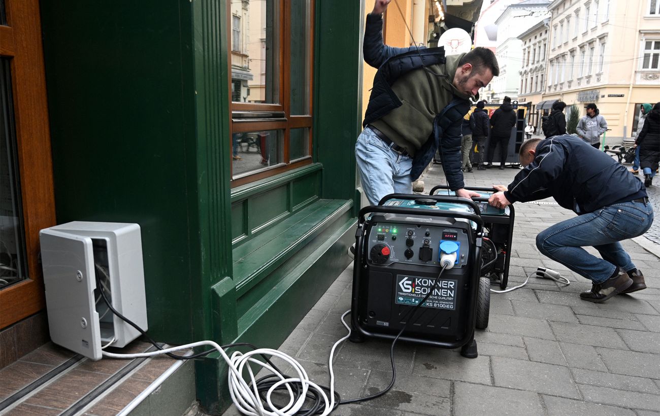 Гроші за 48 годин: Кабмін запустив виплати на автономне живлення для жителів Харкова