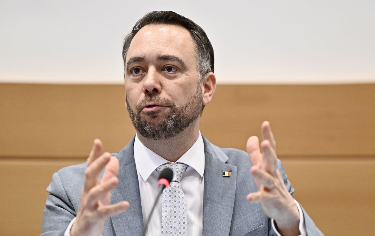 За кількасот метрів впали ракети: глава МЗС Бельгії ледь не потрапив під обстріл в Лівані