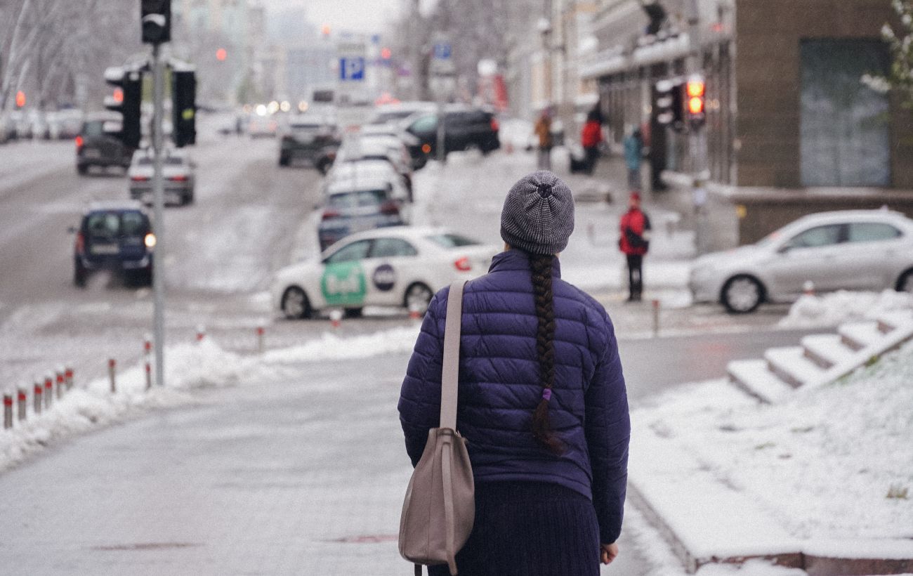 Нова порція холоду накрила Україну: що буде з погодою сьогодні та коли потепліє
