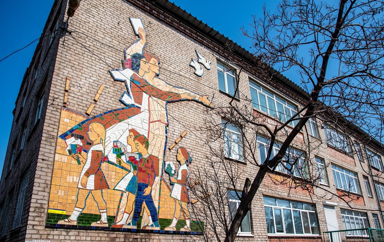 Замість пар - стрільбище: в окупованому Маріуполі молодь готують до війни