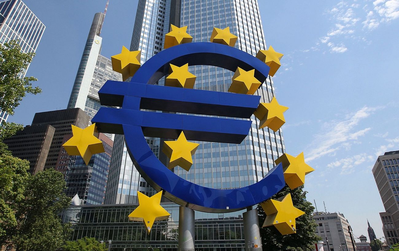 Застряглі 90 мільярдів від ЄС: Україна швидко не побачить грошей і не через Мадяра