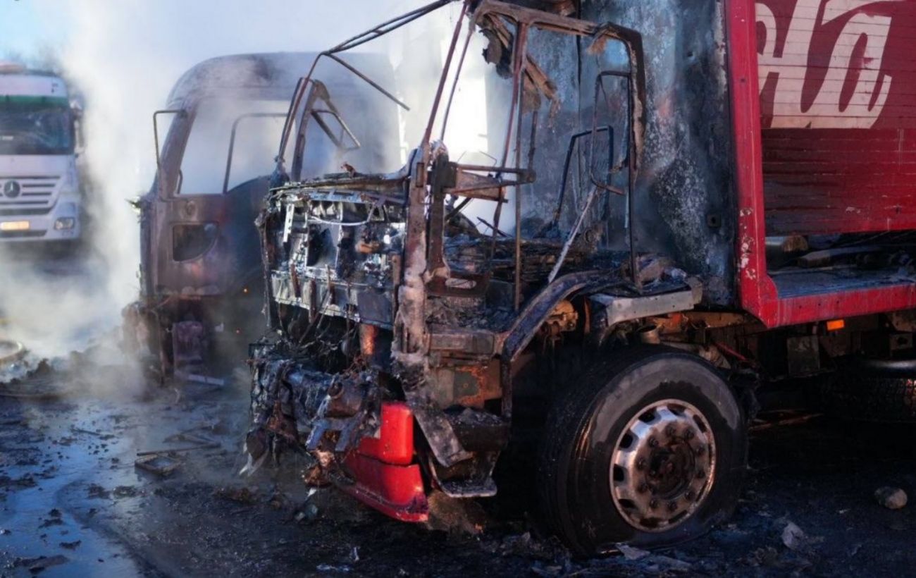 Росія вночі атакувала Запоріжжя: виникла масштабна пожежа (фото та відео)