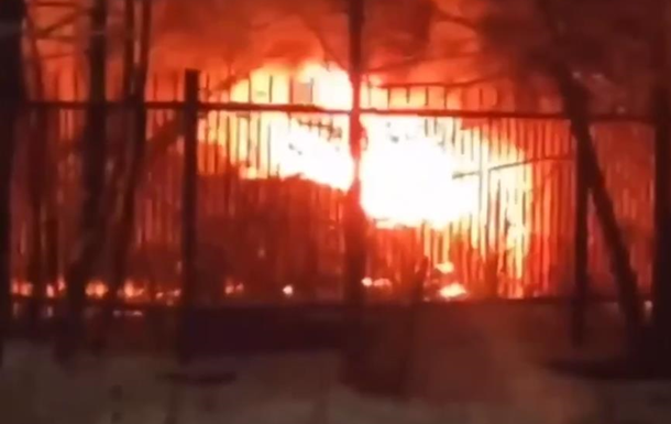 У Гайсині загорівся військовий автомобіль: один військовий постраждав
