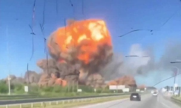 Вибухи біля Житомира: повністю знищено два виробничих приміщення